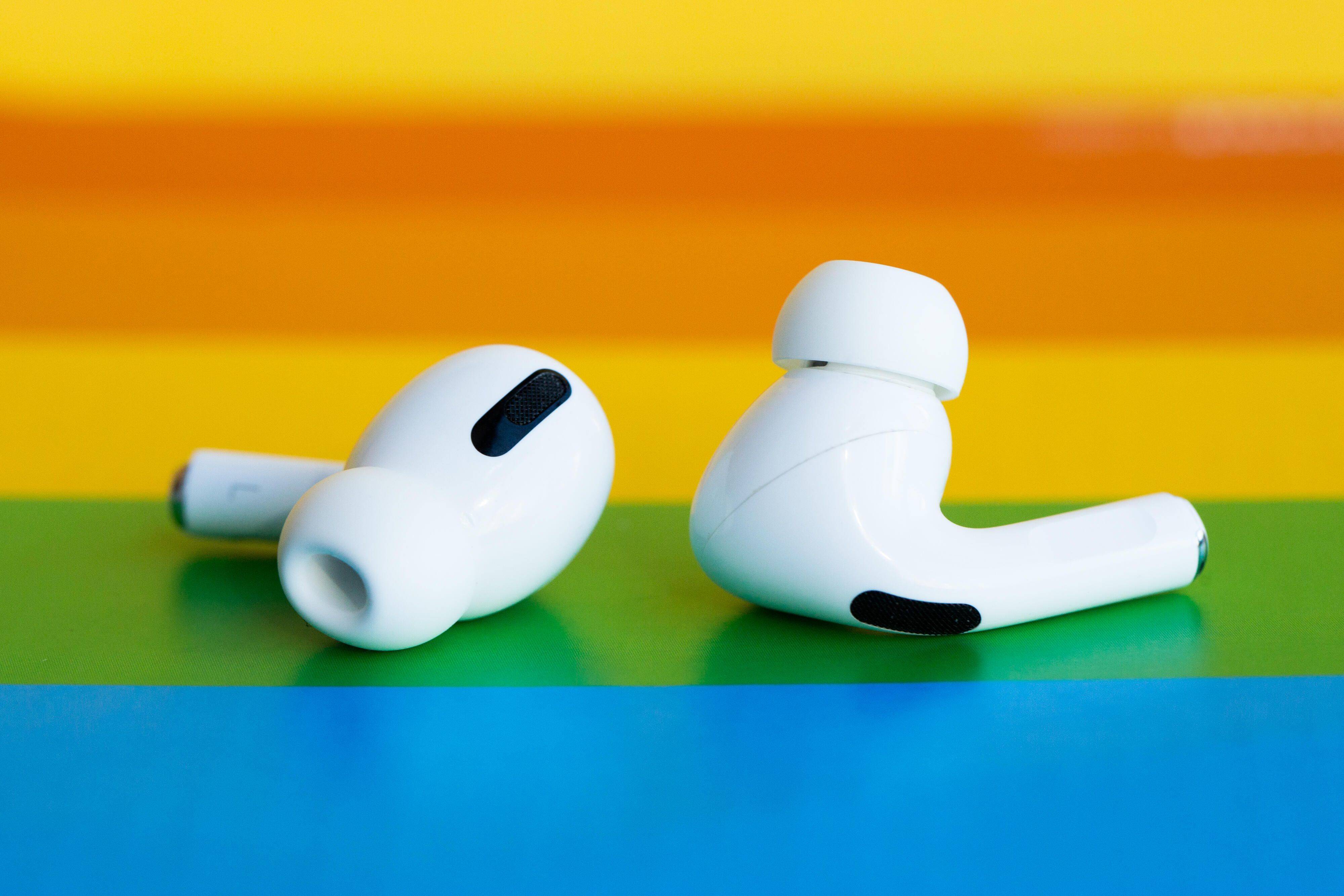 apple-airpods-pro-2